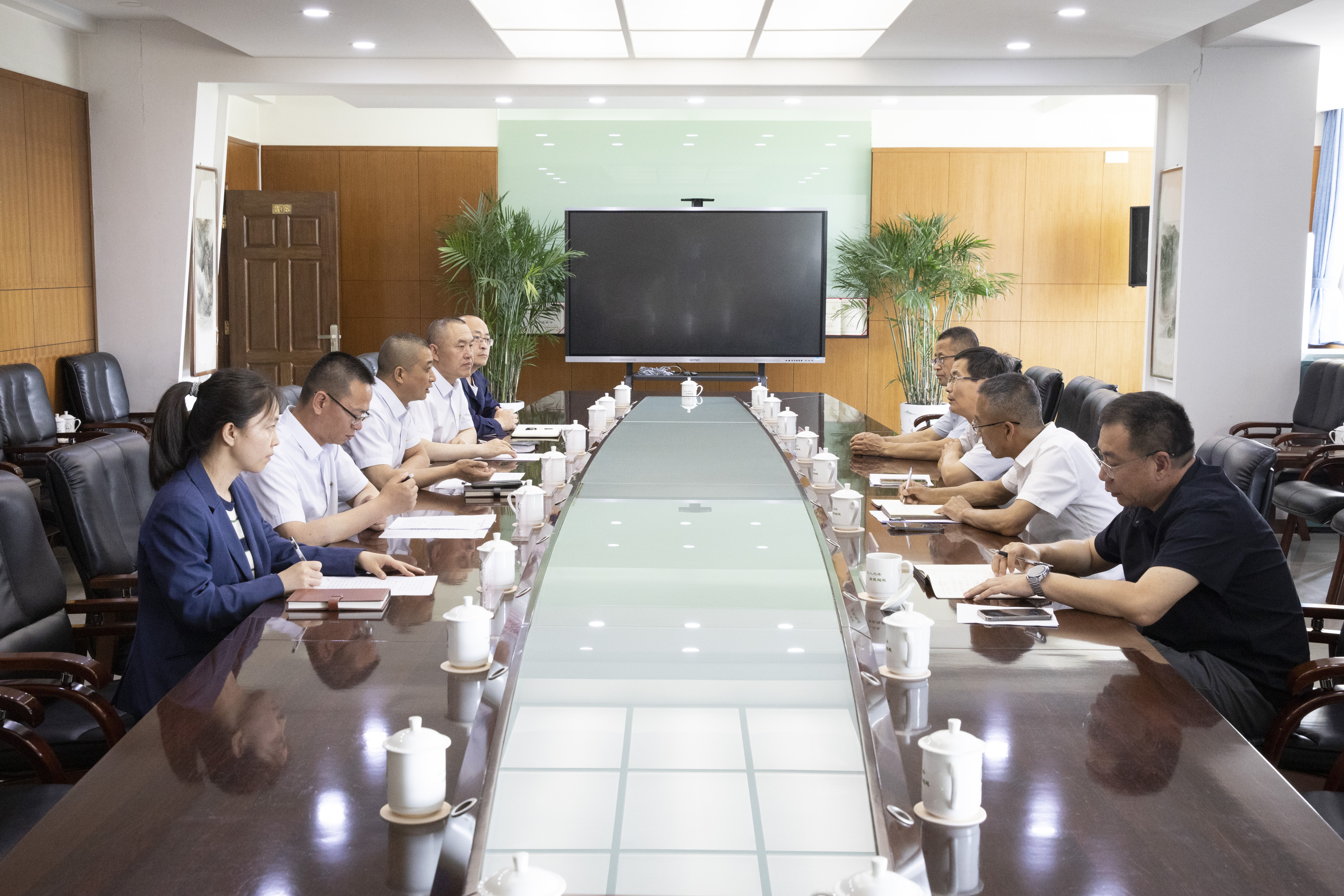 政企同心共謀發(fā)展 市工信局領(lǐng)導(dǎo)深入公司精準幫扶調(diào)研